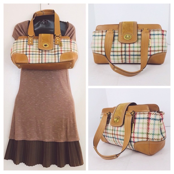 Coach Near Mint Condition! - Picture 7 of 8